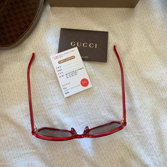 Gucci Accessories - Gucci glasses